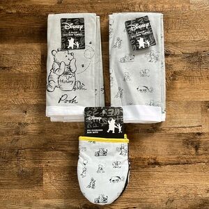 BNWT Disney Winnie The Pooh Dish Towels & Oven Mitts